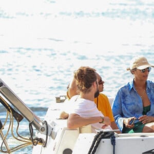 Exclusif - Joakim Noah et sa femme Lais Ribeiro sont allés faire une balade en bateau avec des amis à Rio de Janeiro au Brésil le 3 aout 2022.