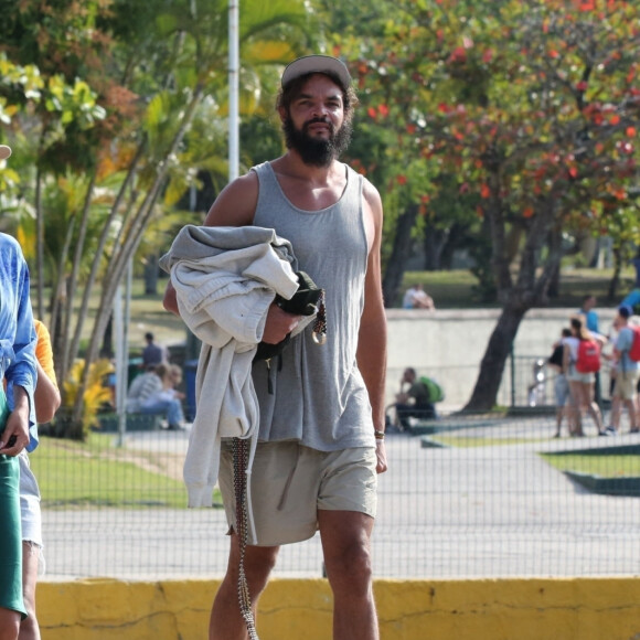 Exclusif - Joakim Noah et sa femme Lais Ribeiro sont allés faire une balade en bateau avec des amis à Rio de Janeiro au Brésil le 3 aout 2022.