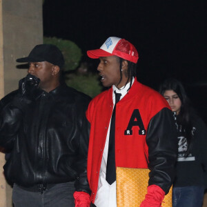 Kanye West et ASAP Rocky à la sortie du restaurant "Nobu" à Los Angeles, le 8 novembre 2021. 