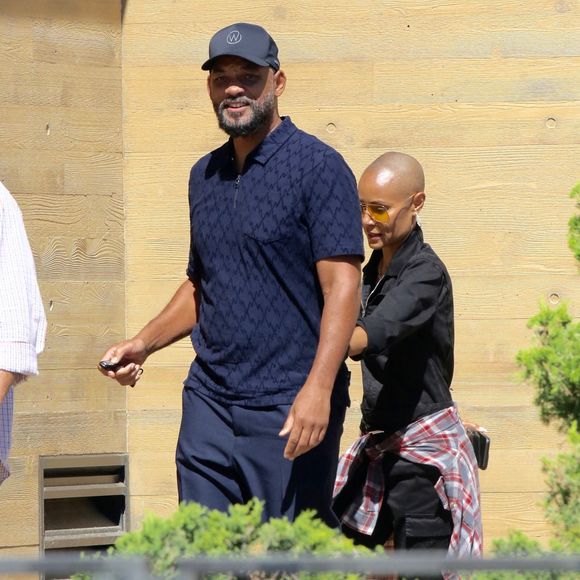 Will Smith et sa femme Jada Pinkett-Smith sortent très souriants du restaurant Nobu à Malibu. 