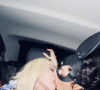 Madonna embrasse ses "side bitches" pour son anniversaire. Instagram. Le 16 août 2022.