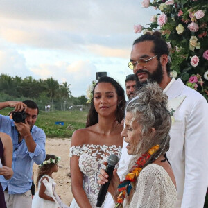 Joakim Noah, Lais Ribeiro - Joakim Noah et Lais Ribeiro se sont mariés devant leurs amis et leur famille sur la plage de Trancoso au Brésil le 13 juillet 2022.