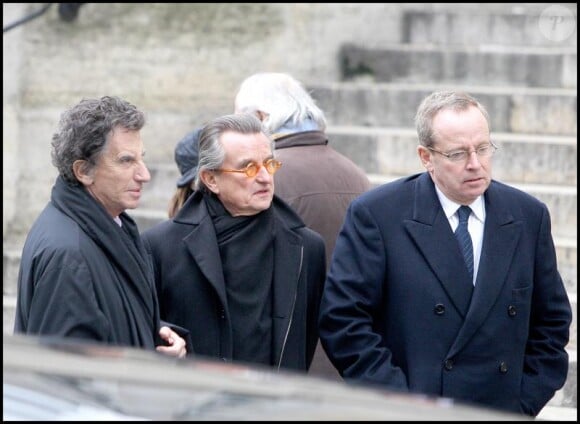 Jack Lang, George François Hirsch et Renaud Donnedieu de Vabres aux obsèques de George Wilson à l'Eglise Saint-Roch à Paris (8 février 2010)
