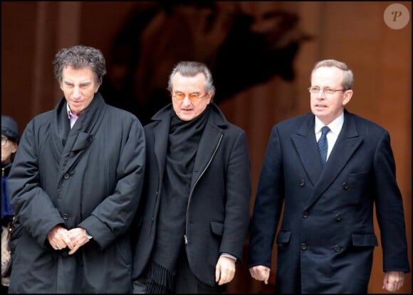 Jack Lang, George François Hirsch et Renaud Donnedieu de Vabres aux obsèques de George Wilson à l'Eglise Saint-Roch à Paris (8 février 2010)