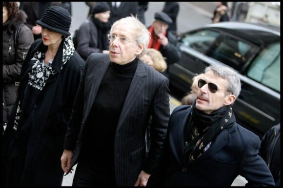Jean-Marie et Lambert Wilson aux obsèques de George Wilson à l'Eglise Saint-Roch à Paris (8 février 2010)
