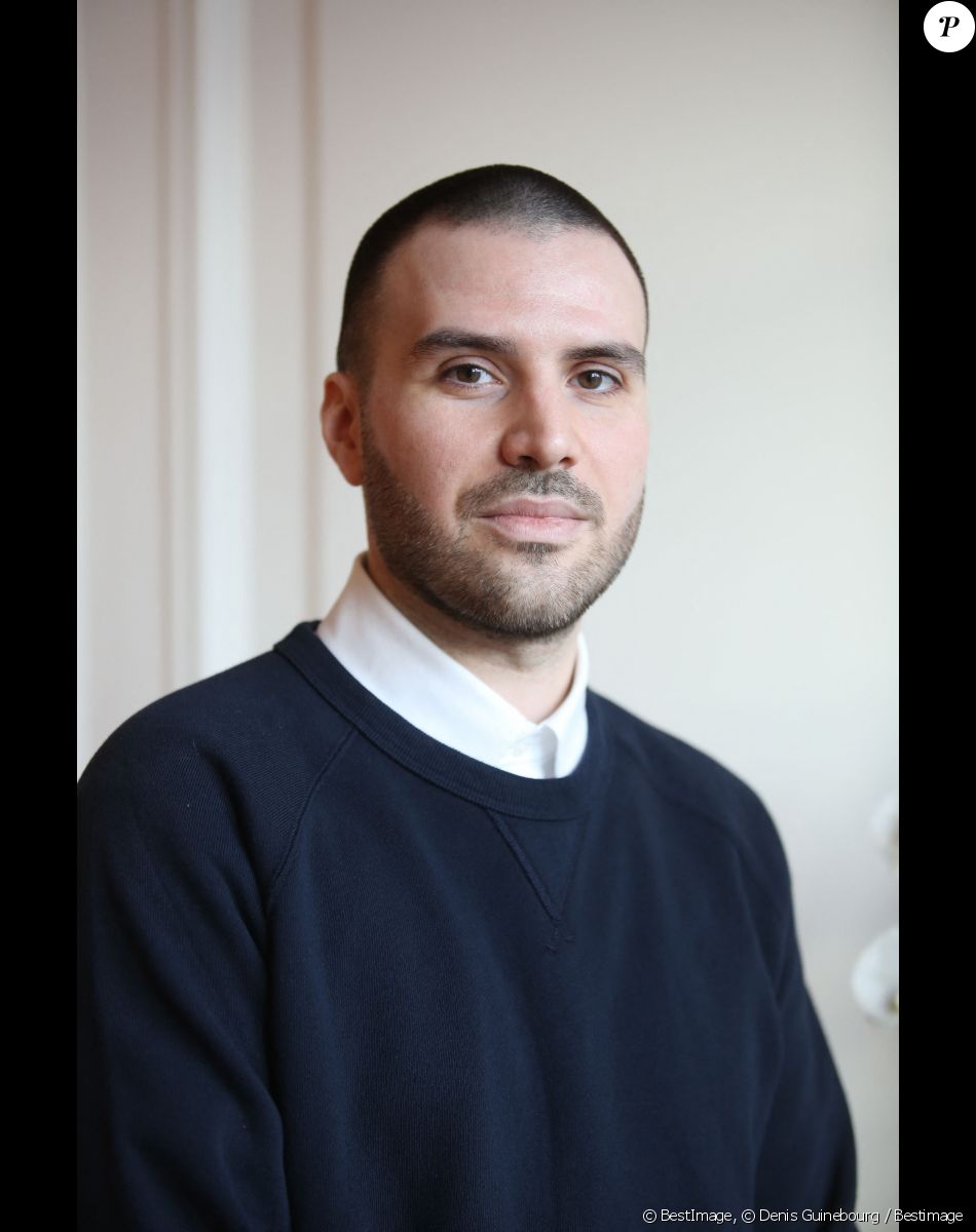 Exclusif - Jérémy Chatelain présente son nouveau clip "Carton à droite" en avant-première à l'Apple Store des Champs-Elysées à Paris le 21 mars 2019. © Denis Guinebourg / Bestimage