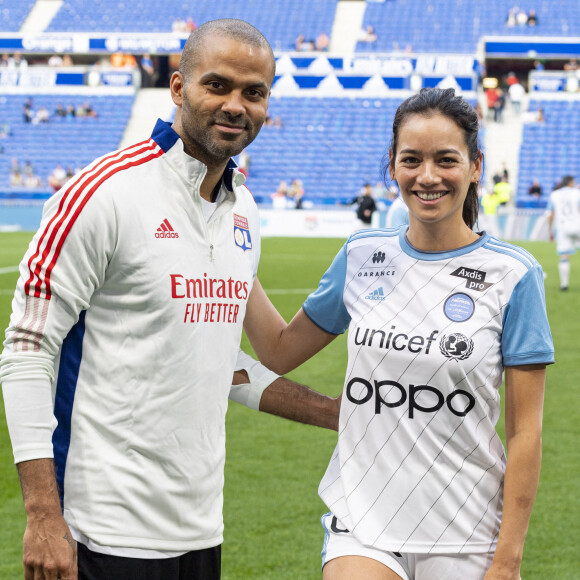 Alizé Lim et son compagnon Tony Parker lors du match de football caritatif "Le match des héros UNICEF" entre l'OL Légendes et la team Unicef en faveur de l'association Aide Médicale & Caritative France-Ukraine (AMC France-Ukraine) au Groupama Stadium à Lyon, France, le 10 mai 2022. © Pierre Perusseau/Bestimage 