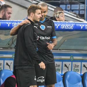 M. Pokora (Matt Pokora), Tony Parker - Match des héros entre l'équipe OM Legends et l'équipe UNICEF au stade Orange Velodrome à Marseille le 13 octobre 2021. © Jean-René Santini/Bestimage 