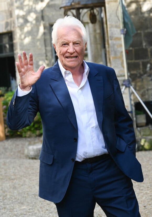 André Dussollier (président du jury) au photocall du jury au jardin des Bardines lors du 15ème festival du film francophone d'Angoulême le 23 août 2022. © Coadic Guirec / Bestimage 