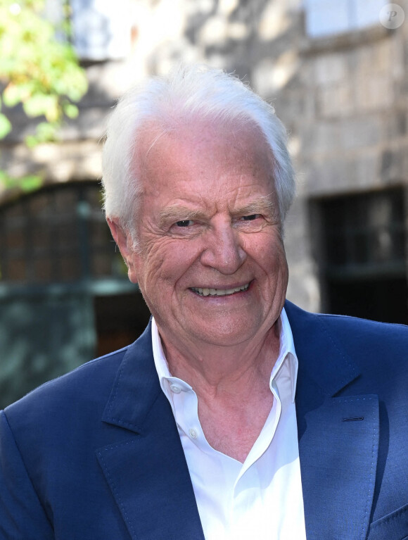 André Dussollier (président du jury) au photocall du jury au jardin des Bardines lors du 15ème festival du film francophone d'Angoulême le 23 août 2022. © Coadic Guirec / Bestimage 