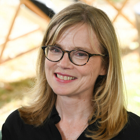 Isabelle Carré au photocall du film "La dérive des continents" au jardin de Bardines lors du 15ème festival du film francophone d'Angoulême. © Coadic Guirec / Bestimage 