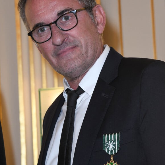 Christophe Dechavanne - Christophe Dechavanne reçoit le grade d'Officier des Arts et des Lettres au Ministère de la Culture à Paris le 15 mai 2019. © Coadic Guirec / Bestimage  