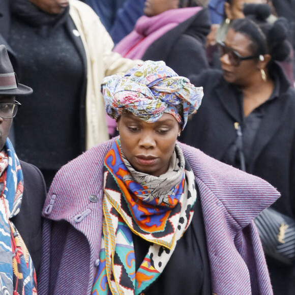 Lilian Thuram et sa compagne Kareen Guiock - Arrivées et sorties des obsèques de Jean-Michel Martial au cimetière du Père Lachaise à Paris. Le 23 octobre 2019