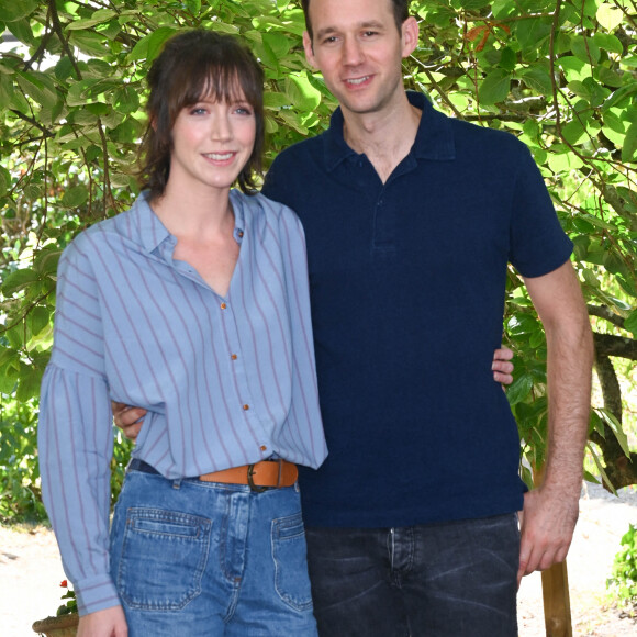 Sara Giraudeau et Benjamin Lavernhe au photocall du film "Le Sixième enfant" lors du 15ème festival du film francophone de Angoulême, France, le 27 août 2022. © Coadic Guirec/Bestimage
