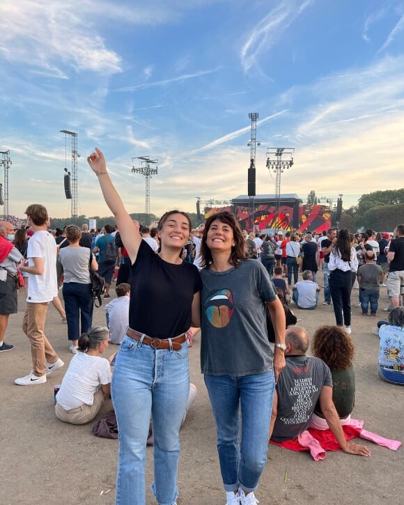 Estelle Denis et sa fille Victoire étaient au concert des Roling Stones ce samedi. @ Instagram / Estelle Denis