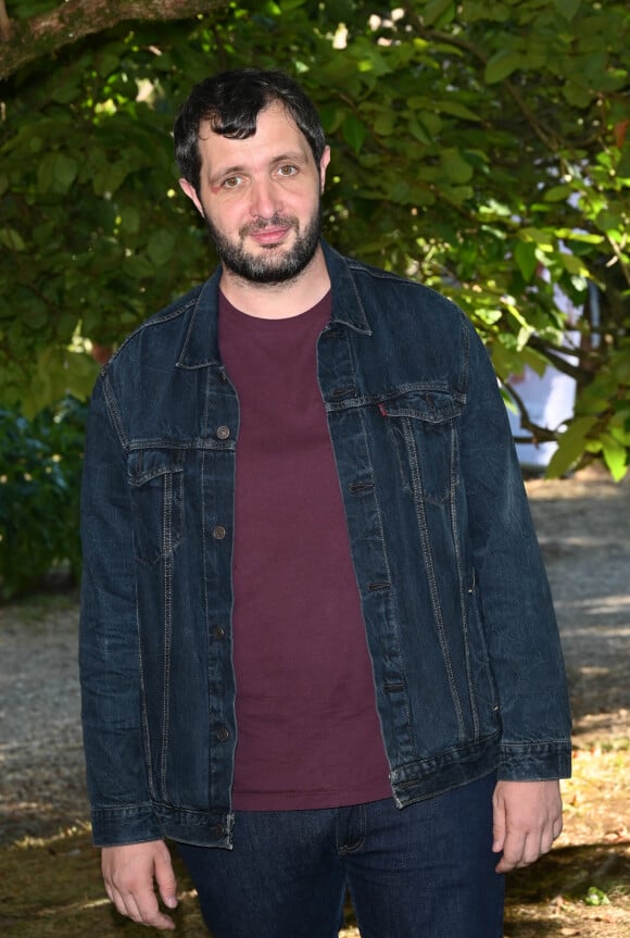 Karim Leklou au photocall du film "C'est Mon Homme" lors du 15ème festival du film francophone de Angoulême, France, le 27 août 2022