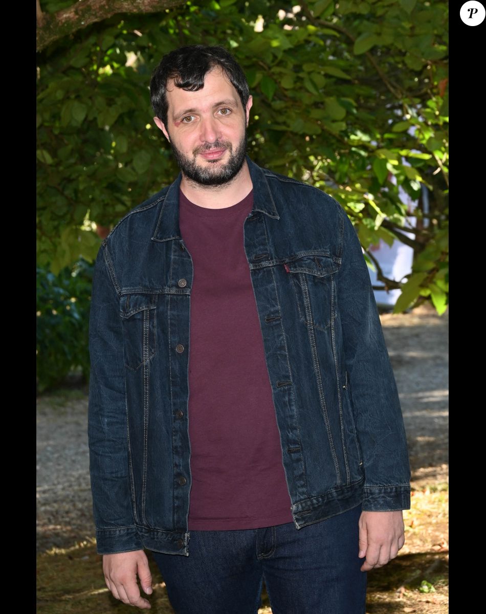 Karim Leklou au photocall du film "C'est Mon Homme" lors du 15ème festival du film francophone de Angoulême, France, le 27 août 2022