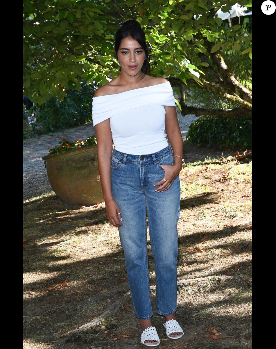 Leïla Bekhti au photocall du film "C'est Mon Homme" lors du 15ème festival du film francophone de Angoulême, France, le 27 août 2022.