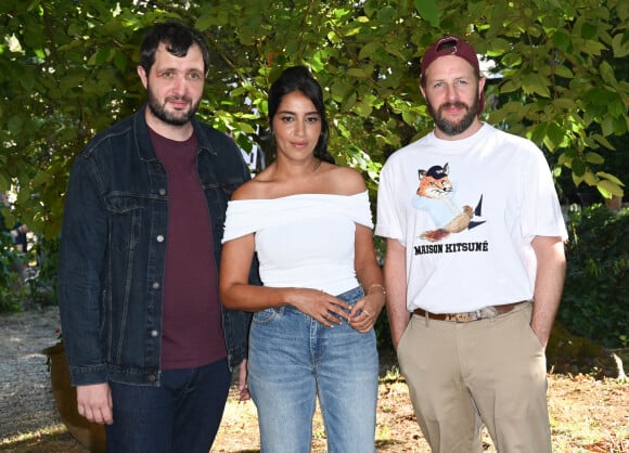 Karim Leklou, Leïla Bekhti et Jean-Charles Clichet au photocall du film "C'est Mon Homme" lors du 15ème festival du film francophone de Angoulême, France, le 27 août 2022.