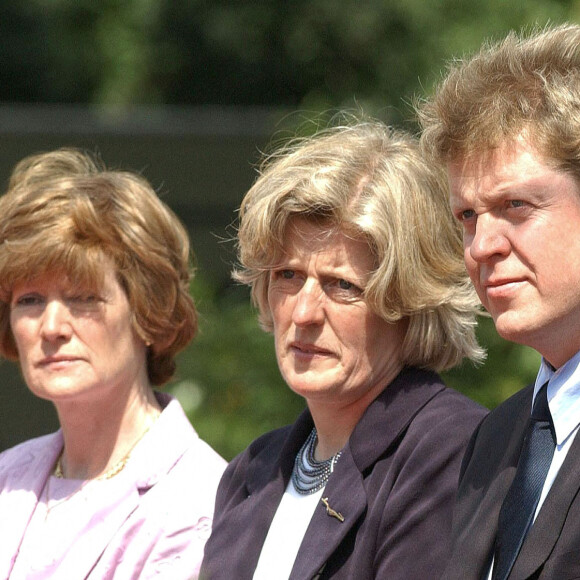 Les soeurs de Diana, Lady Sarah et Lady Jane, et son frère Earl Charles Spencer,