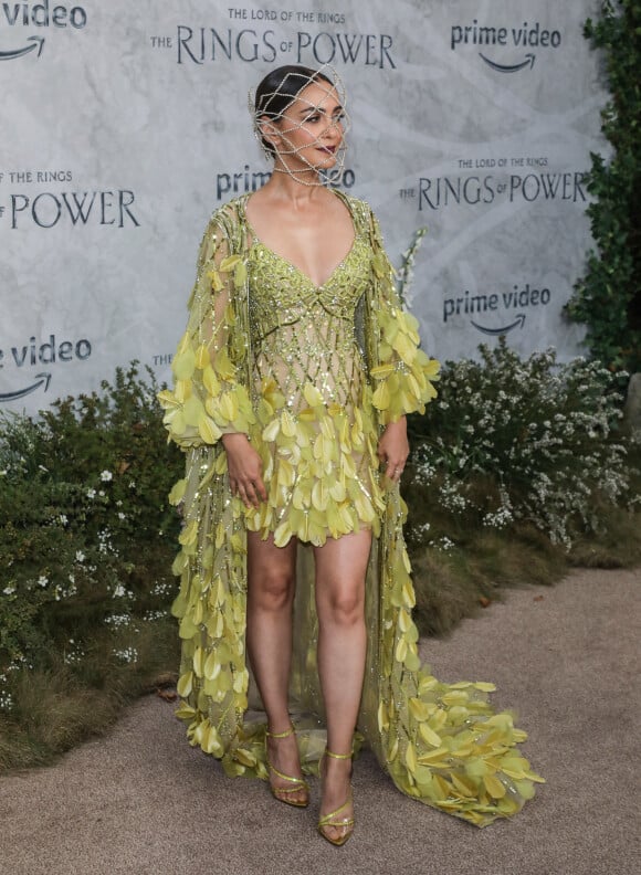 Nazanin Boniadi - Photocall de "Le Seigneur des anneaux : Les Anneaux de pouvoir " (The Lord of the Rings: The Rings of Power) à l'Odeon, Londres le 30 août 2022.