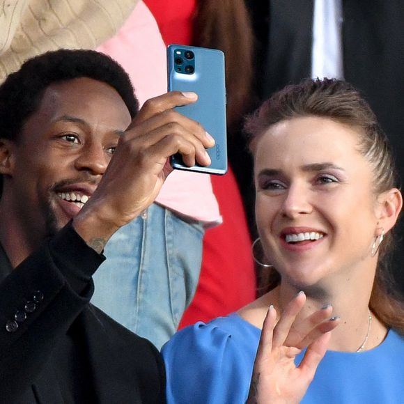 Gaël Monfils et sa femme Elina Svitolin - People en tribunes du match de football en ligue 1 Uber Eats : Le PSG (Paris Saint-Germain) remporte la victoire 2-1 contre Lyon au Parc des Princes à Paris le 19 septembre 2021. Lionel Urman/Panoramic/Bestimage 