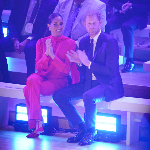 Le prince Harry, duc de Sussex et Meghan Markle, duchesse de Sussex, lors du "One Young World Summit 2022" à Manchester, le 5 septembre 2022.