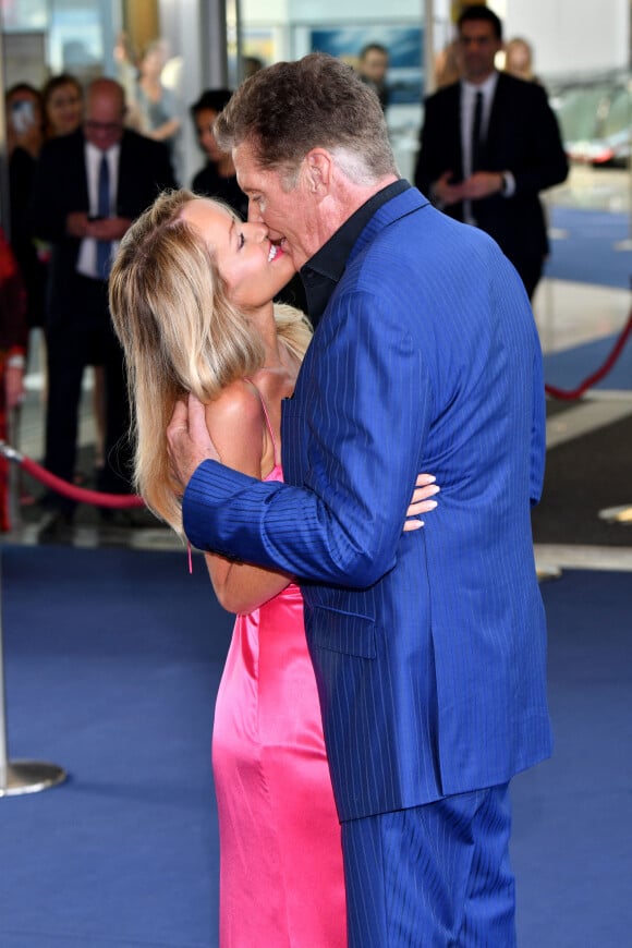David Hasselhoff et sa femme Hayley Roberts au photocall de la cérémonie d'ouverture de la 61ème édition du Festival de Télévision de Monte-Carlo au Grimaldi Forum, à Monaco, le 17 juin 2022. © Bruno Bebert/Bestimage 