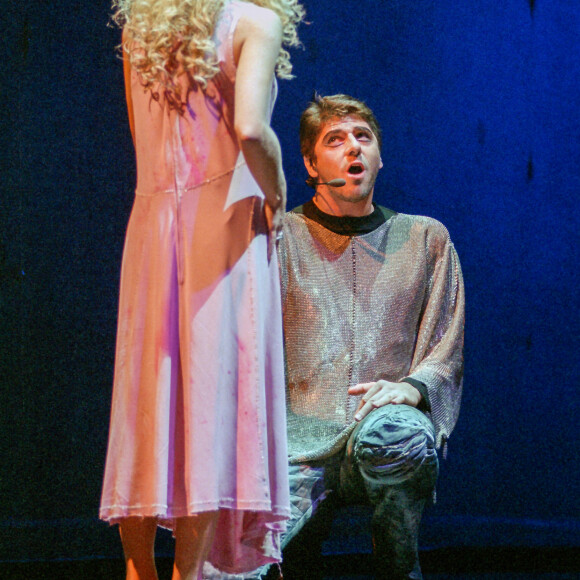 Patrick Fiori (Phoebus) et Julie Zenatti (Fleur-de-Lys) au Palais des Congrès de Paris en 1998. © Patrick Carpentier / Bestimage