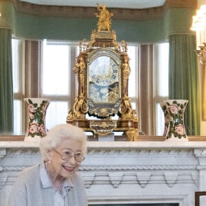La reine Elisabeth II d'Angleterre reçoit Liz Truss, nouvelle Première ministre britannique, à Balmoral pour lui demander de former un nouveau gouvernement. La veille, Liz Truss avait été désigné à 57 % des voix comme leader du parti conservateur. Le 6 septembre 2022. 