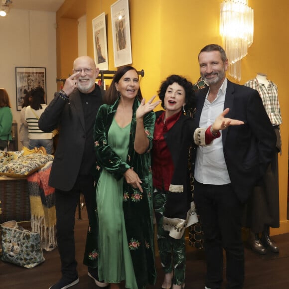 Donald Potard, Nathalie Garçon, Catherine Schwaab, Raoul Calvar (Vivaraise) - N.Garçon expose "Vivaraise" une nouvelle ligne de décoration et de linge de maison à laquelle elle a collaboré. Une soirée était donnée à cette occasion à la Galerie Vivienne à Paris le 7 septembre 2022. © Jack Tribeca / Bestimage 