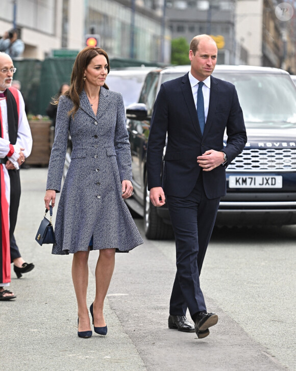 Le prince William, duc de Cambridge, et Catherine (Kate) Middleton, duchesse de Cambridge, assistent à l'ouverture officielle du mémorial Glade of Light à Manchester, Royaume Uni, le 10 mai 2022.