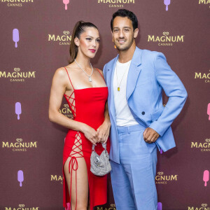 Iris Mittenaere (Miss France 2016) et son compagnon Diego El Glaoui au photocall de la soirée "Magnum" lors du 75ème Festival International du Film de Cannes le 19 mai 2022. © Jack Tribeca / Bestimage 