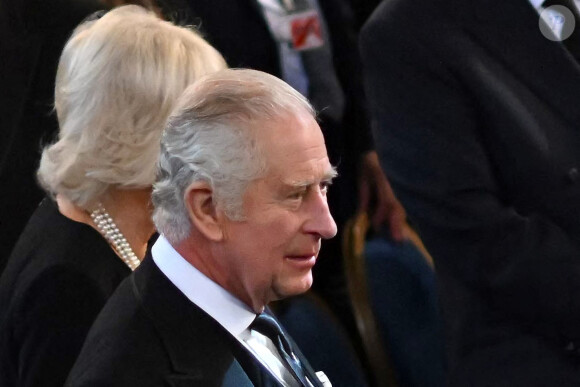 Le roi Charles III d'Angleterre - Les deux Chambres du Parlement se réunissent pour une cérémonie de condoléances à Westminster Hall à Londres. Le 12 septembre 2022.