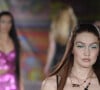 Gigi Hadid - Défilé Versace collection Printemps-Eté 2022 lors de la fashion week de Milan, le 24 septembre 2021. 