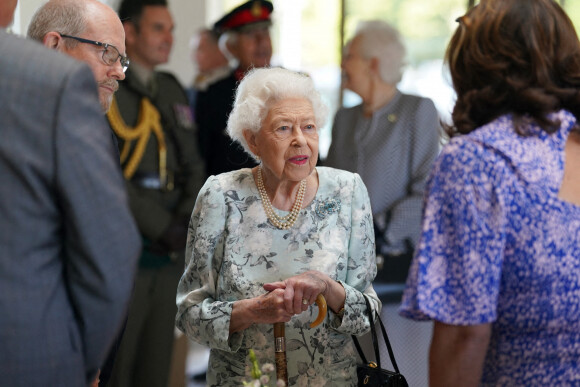 La reine Elisabeth II d'Angleterre lors de l'inauguration de l'hospice de la Tamise à Maidenhead, Berkshire, Royaume Uni, le 15 juillet 2022.