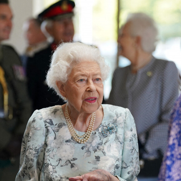 La reine Elisabeth II d'Angleterre lors de l'inauguration de l'hospice de la Tamise à Maidenhead, Berkshire, Royaume Uni, le 15 juillet 2022.