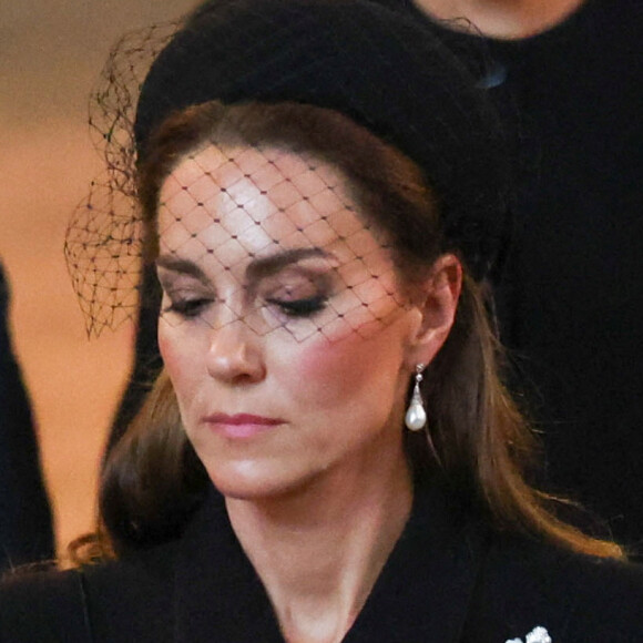 Meghan Markle, Kate Middleton - Procession cérémonielle du cercueil de la reine Elizabeth II du palais de Buckingham à Westminster Hall à Londres. Le 14 septembre 2022.