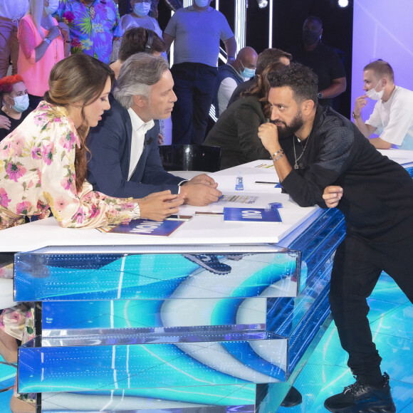 Delphine Wespiser (Miss France 2012), Jean-Michel Maire, Cyril Hanouna - TPMP (Touche Pas à Mon Poste) présenté par Cyril Hanouna, qui tente de réconcilier Sylvie Ortega, Loana Petrucciani et Eryl Prayer, diffusée en direct le 23 Septembre 2021 sur C8 - Paris le 23 Septembre 2021 © Jack Tribeca / Bestimage 