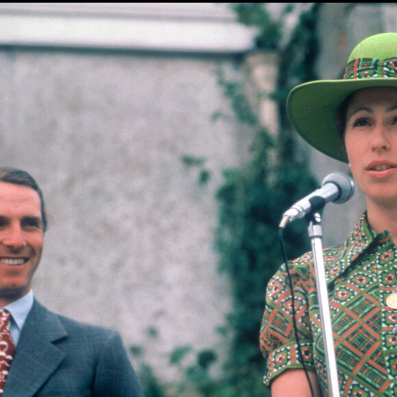 La princesse Anne d'Angleterre et son mari Mark Phillips en 1975