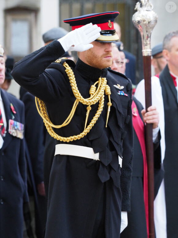 Le prince Harry assiste à la commémoration des champs du souvenir à l'abbaye de Westminster le 8 novembre 2018. 