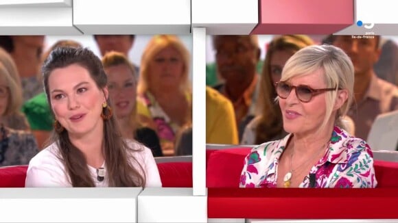 Chantal Ladesou et sa fille Clémence dans "Vivement dimanche" sur France 3.