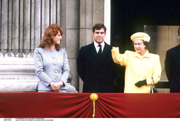 (Archive) Sarah Ferguson et le prince Andrew avec Elisabeth II