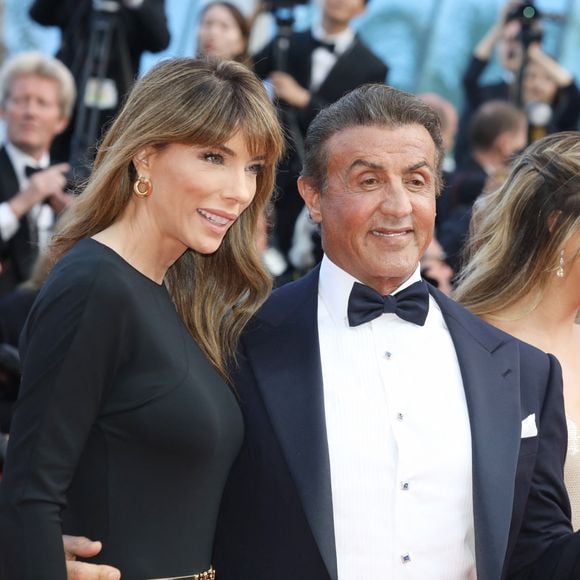 Sylvester Stallone avec sa femme Jennifer Flavin et leur fille Sistine Rose lors de la montée des marches de la cérémonie de clôture du Festival International du Film de Cannes. © Denis Guignebourg/Bestimage 