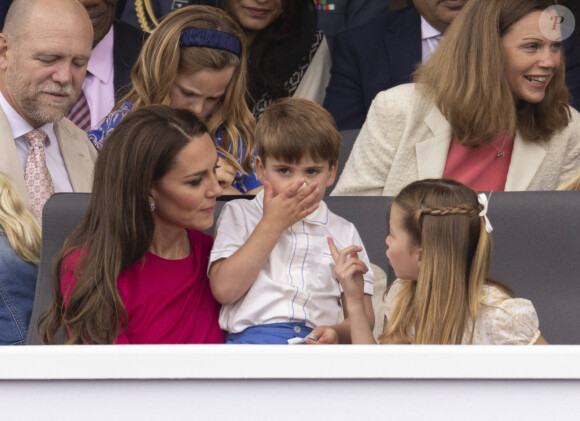 Kate Middleton le prince Louis, la princesse Charlotte, Mike Tindall, sa fille Mia Grace - Jubilé de platine de la reine Elisabeth II d'Angleterre à Bukingham Palace à Londres, le 5 juin 2022.