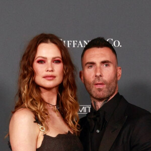 Adam Levine et sa femme Behati Prinsloo - Photocall du gala Baby2Baby à Los Angeles le 13 novembre 2021