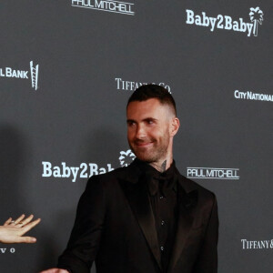 Adam Levine et sa femme Behati Prinsloo - Photocall du gala Baby2Baby à Los Angeles le 13 novembre 2021
