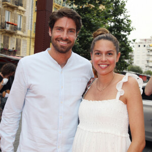 Tom Leeb et sa soeur Elsa Leeb (enceinte) à la première du film "Boite Noire" dans le cadre du Festival CINEROMAN au cinéma Pathé Gare du Sud à Nice, France, le 19 juin 2021. © Denis Guignebourg/Bestimage 