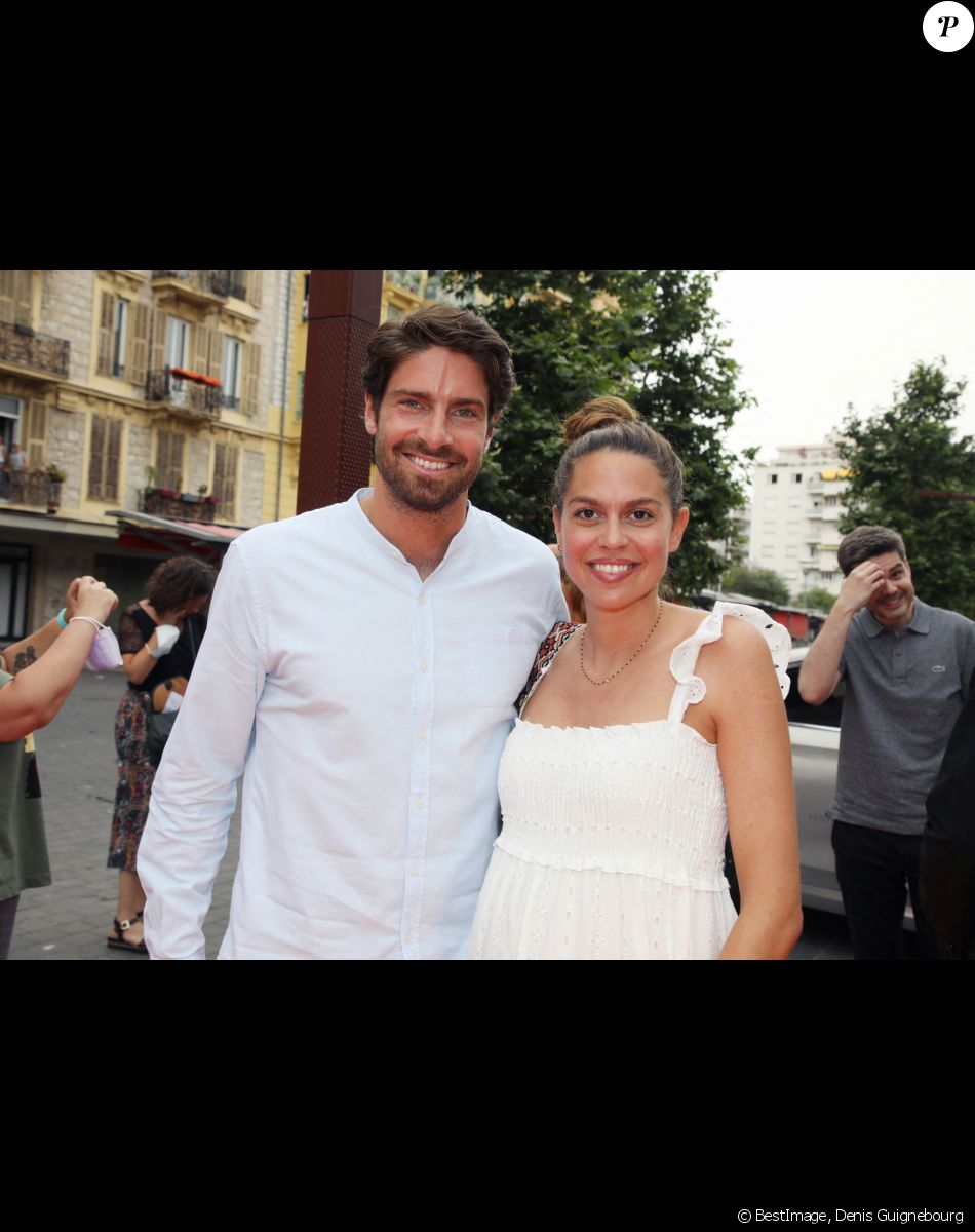 Tom Leeb et sa soeur Elsa Leeb (enceinte) à la première du film "Boite Noire" dans le cadre du Festival CINEROMAN au cinéma Pathé Gare du Sud à Nice, France, le 19 juin 2021. © Denis Guignebourg/Bestimage