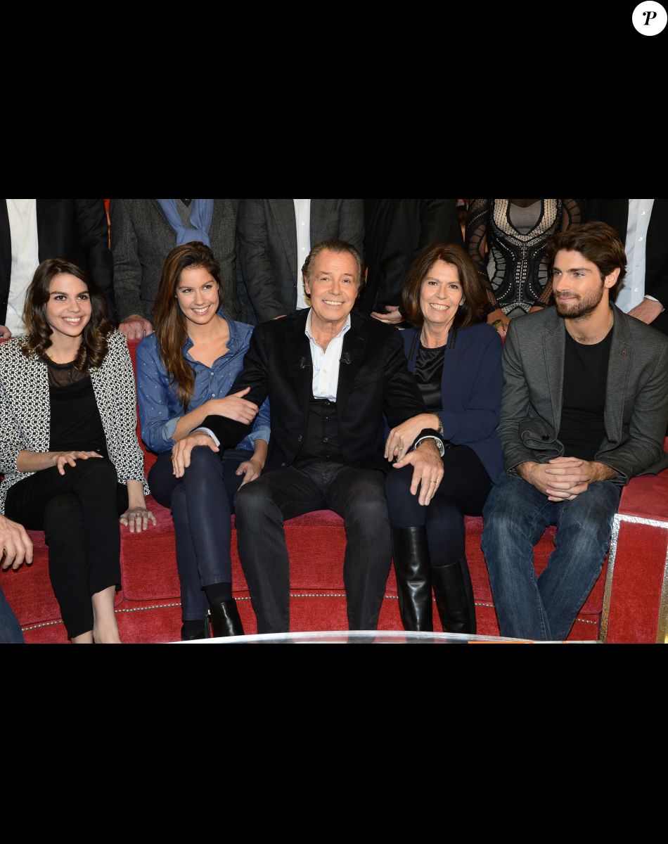Michel Leeb, sa femme Beatrice, et leurs enfants Elsa, Fanny et Tom - Enregistrement de l'émission "Vivement Dimanche" à Paris, le 7 janvier 2015.